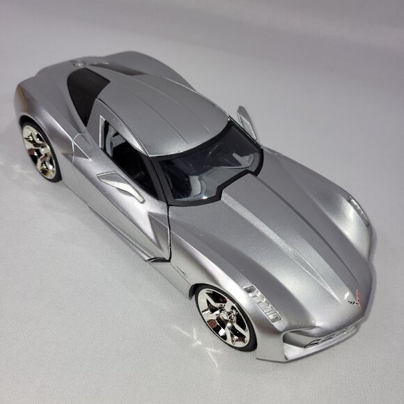 Jada Toys 2009 Corvette Stingray Silver Concept 1:24 Scale Diecast Muscle Car - Picture 1 of 1